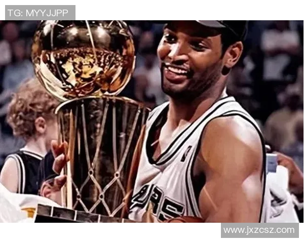 足球明星背后的无奈时刻与荣耀光环交织的真实人生故事